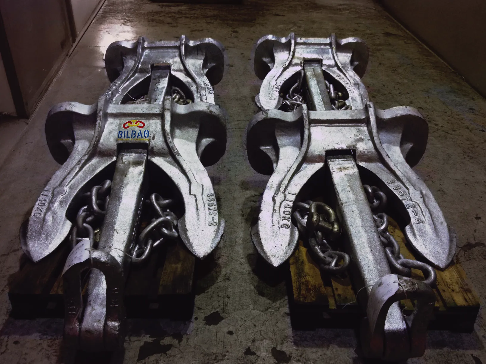 Ship Stockless Anchors in Spain